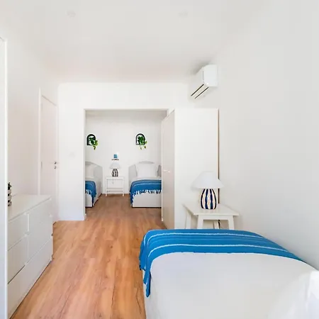 Seaside Modern Flat I @ Historical Apartament