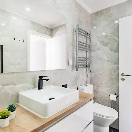 Seaside Modern Flat I @ Historical