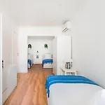 Seaside Modern Flat I @ Historical Apartmán
