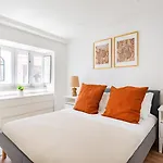 Seaside Modern Flat I @ Historical Cascais