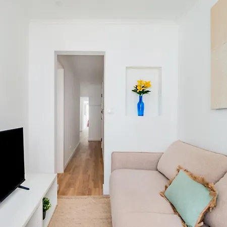 Daire Seaside Modern Flat I @ Historical Cascais