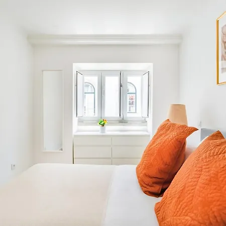 Seaside Modern Flat I @ Historical Apartman Cascais